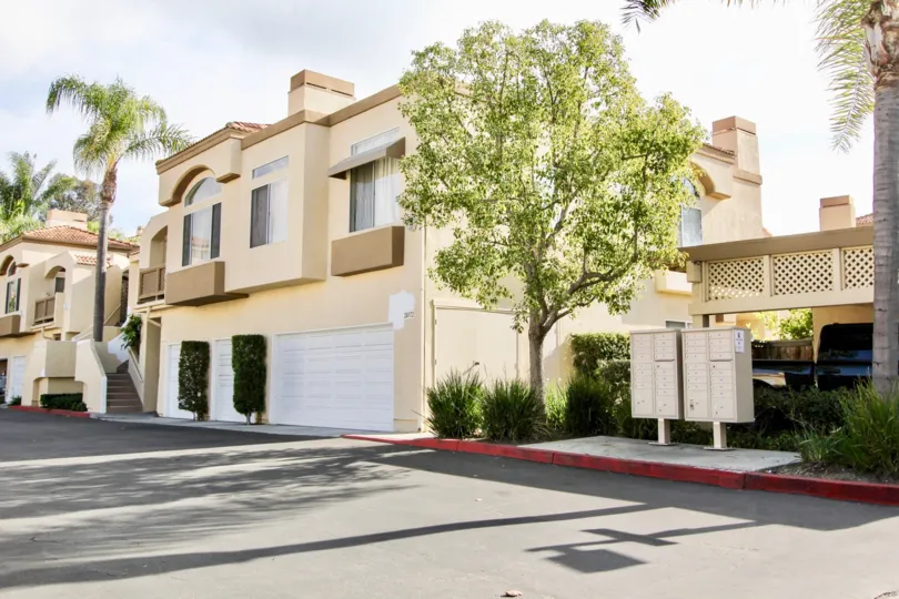 Mirador homes are located in the coastal community of Laguna Niguel. Mirador townhouses were built between 1989 to 1990 and feature two to three bedroom condos that range in size from 850 to 1, 400 square feet of living space. This is a great complex that