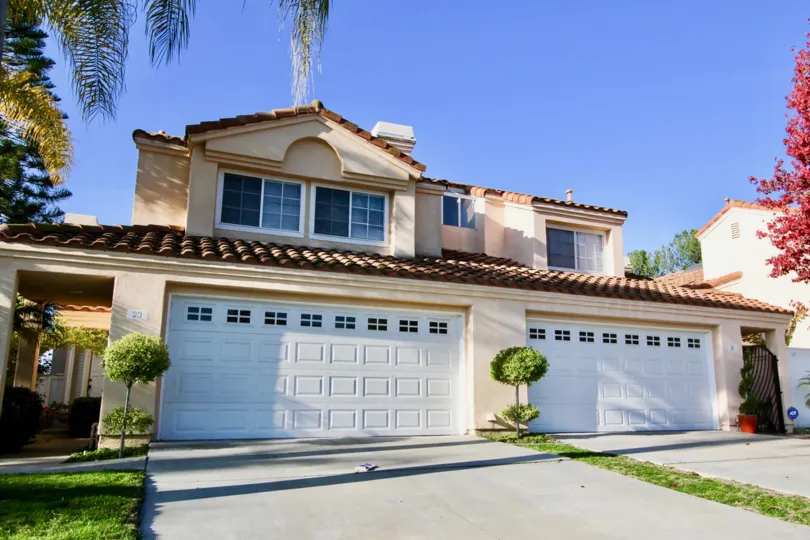Saltaire homes are located in the coastal community of Laguna Niguel. Below are the homes for sale in Saltaire community. Our Laguna Niguel Real Estate agents can guide you through the homes located in the Saltaire community of Laguna Niguel whether you a