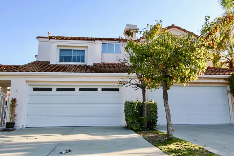 Our Laguna Niguel Real Estate agents can guide you through the homes located in the Saltaire community of Laguna Niguel whether you are looking for Laguna Niguel condo or Laguna Niguel homes for sale.