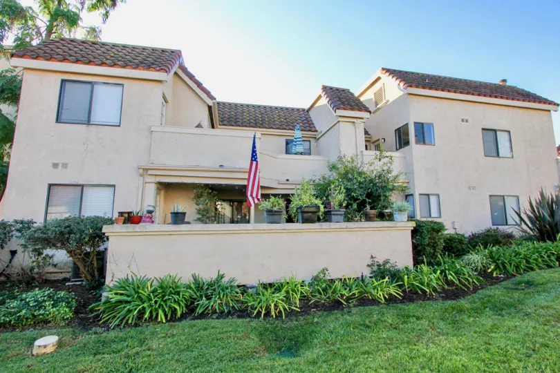 The lawn and balcony of a Villa Mira home in Laguna Niguel