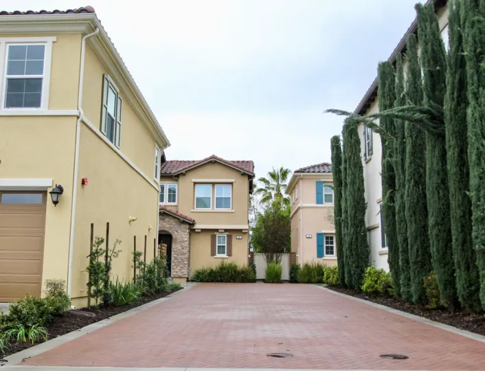 At Baker Ranch, Lake Forest, CA. Two to Three-Story Motor Court Townhomes located in the exceptional master planned community of Baker Ranch. Beds: 3-4