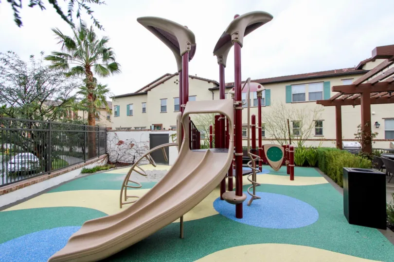 the eI paseo is a fantastic children's park of the lake forest in california