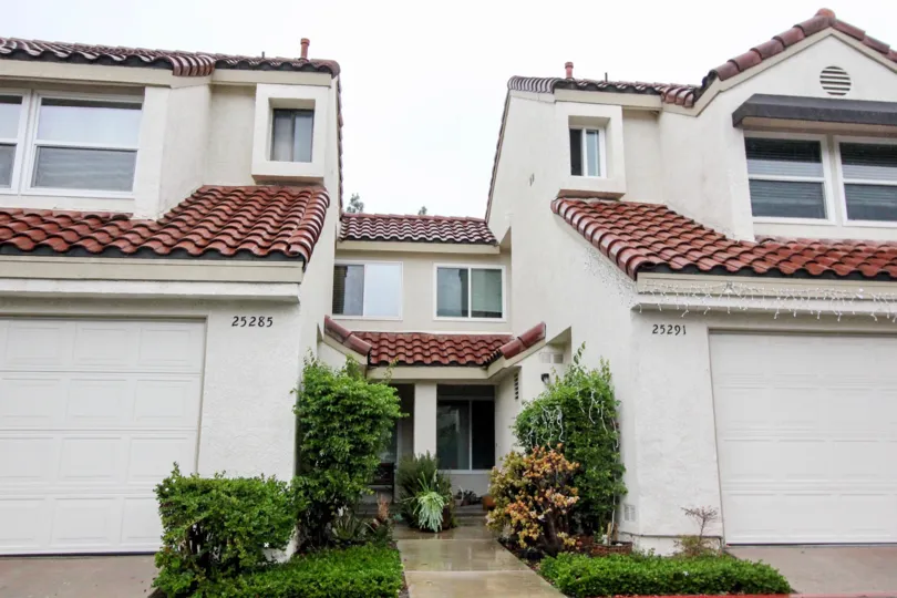 Fabulous view with house number in Hillview of Lake Forest