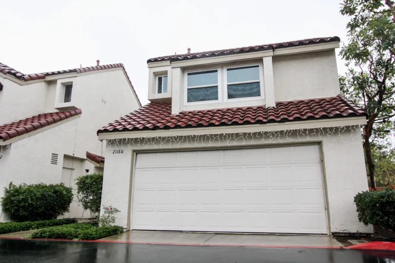 The Hillview subdivision is located in the Lake Forest North area, and was built by Warmington. This subdivision includes the following floor plans: Plan 1 - 1, 317 square feet, 2 bedrooms, 2. 5 baths, 2 garage Plan 2 - 1, 560 square feet, 3 bedrooms, 2. 