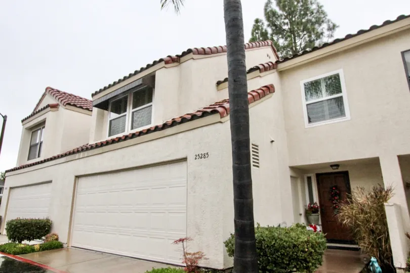 Nice Villa with palm trees and parking in Hillview of Lake Forest