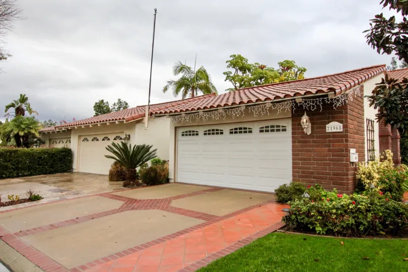 the Lake Forest Keys car parking house of the lake forest city in california