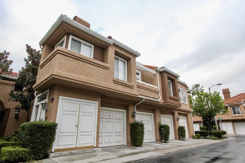 A rainy day with nice view of villas in Lake Forest Shores in Lake Forest