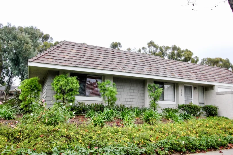 Charming, lush house in the Lakeside Park area of Lake Forest California