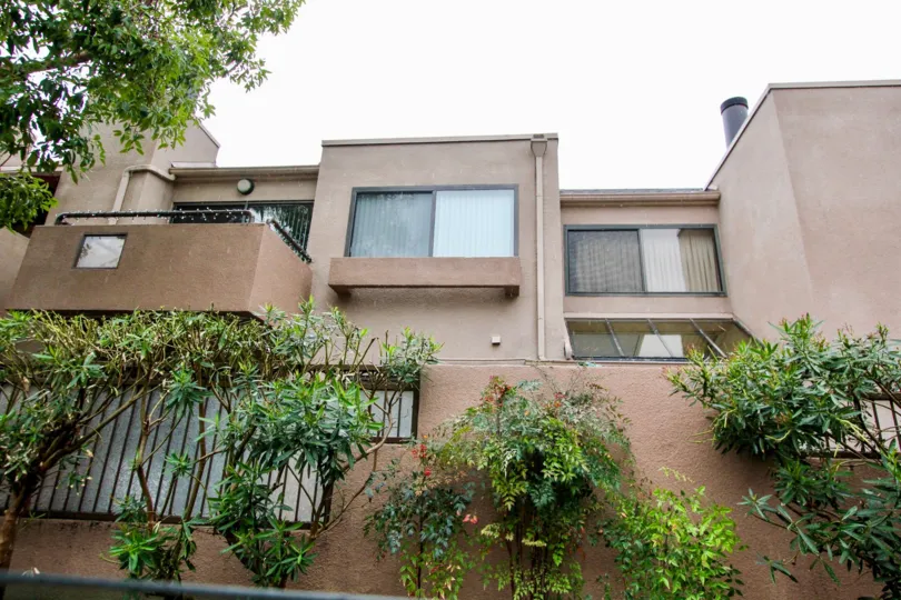 Excellent Greenary in front of a villa in Le Parc of Lake Forest