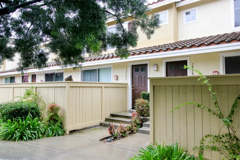 private attached homes in Palermo, Lake Forest, California