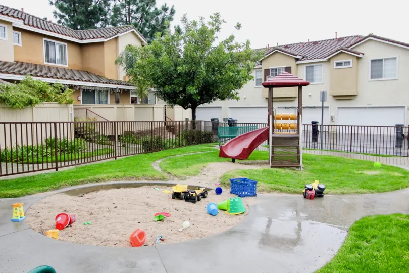 A SIGHT OF BEAUTIFUL HOUSE WITH THE CHILDREN PARK IN PALERMO