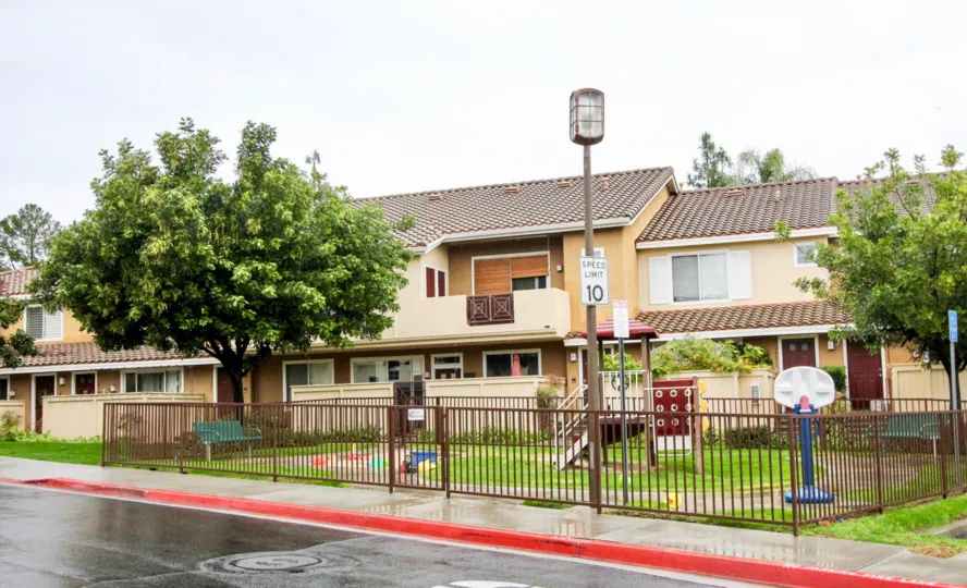 road side park in the city of lake forest city in the state of california