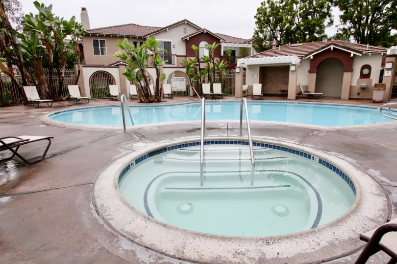 Hot tub and poolside at The Vineyards in Lake Forest, CA