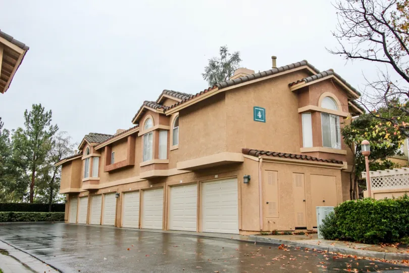 A rainy day in the Tuscany at Foothill Ranch with a big building.