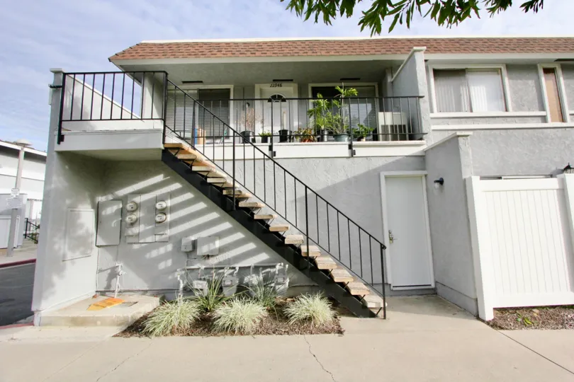 the aliso villas is a step full house of the mission viejo city in california