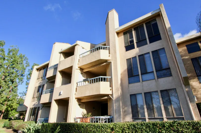 Homes were first built in Mission Viejo in the late 1960's, and today has a population of about 62, 000 residents. Mission Viejo is known for it's upscale home subdivisions, great public schools, public park and lake, low crime, and clean air. Below is a 