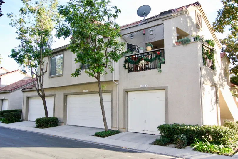 A resort style apartment community with a large refreshing pool, well equipped fitness center, on-site laundry room, 2 sun decks, Koi pond with a water fall and soothing water fountain. Coral Gardens features lush tropical landscaping in a quiet, peaceful