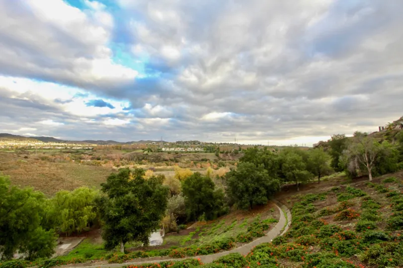 the emerald pointe II is a hills side roadway of the mission viejo city in california