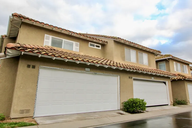 The Emerald Pointe II subdivision is located in the city of Mission Viejo in the Mission Viejo South area. The Emerald Pointe II tract consists of 387 Condos that were built by Warmington Homes and includes a swimming pool, heated spa. This subdivision of