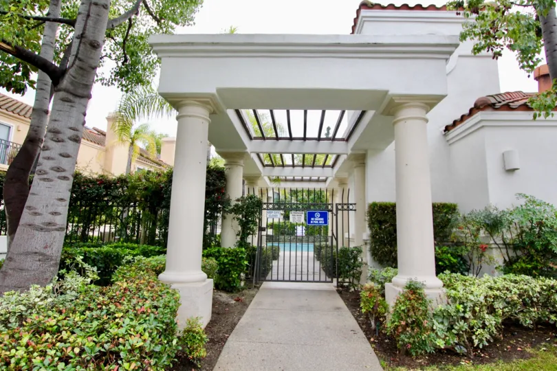 Mission Viejo is suburban in nature and culture. The city is mainly residential, although there are a number of offices and businesses within its city limits.