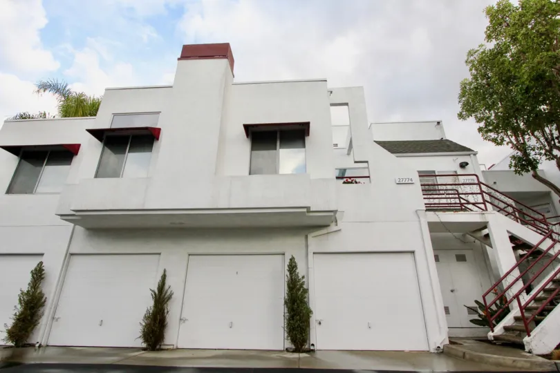 Fabulous villa with parking and steps in Hillcrest Village of Mission Viejo