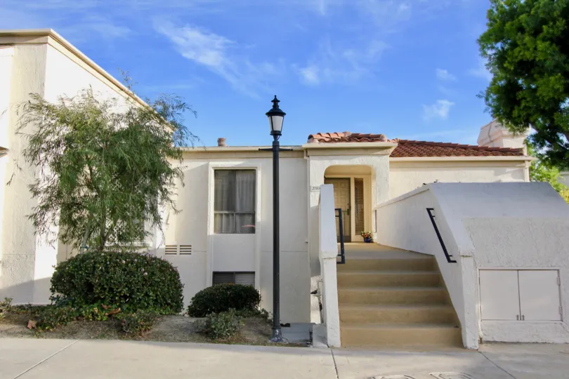 the Mallorca Condos house is the blue beery house of the mission viejo city in california
