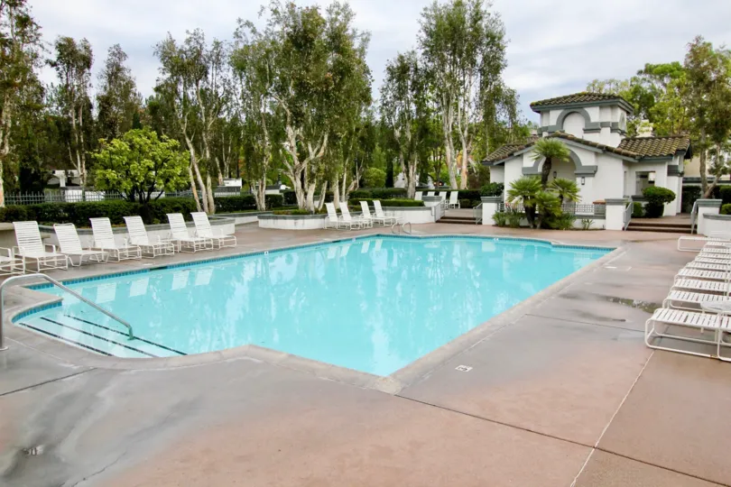 A sunny day in Melrose at Mission Viejo, California