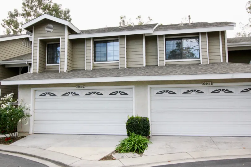 Ridgemont Community Association is a private neighborhood located in Mission Viejo, California. Amenities include streets, manicured common area, and fencing, gazebo, pool & spa IN CALIFORNIA.