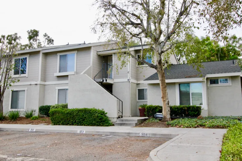 Awesome front view of villas with upstairs and trees around in Valencia of Mission Viejo