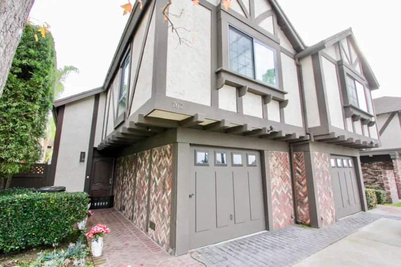 a warm day in the 16th & tustin with house that has numbered as 762