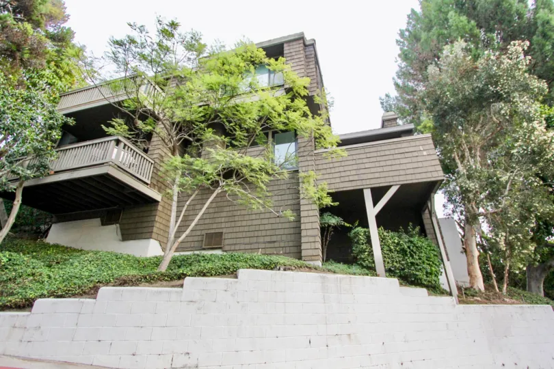 the Big Canyon McLain is a hills house of the newport beach city in CA