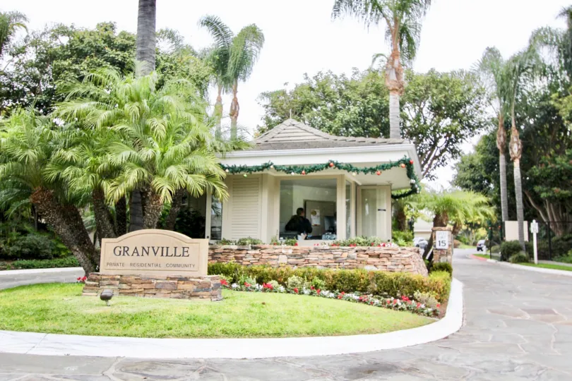 THE CUTE HOUSE IN THE GRANVILLE WITH THE GRASSLAND, TREES, PLANTS