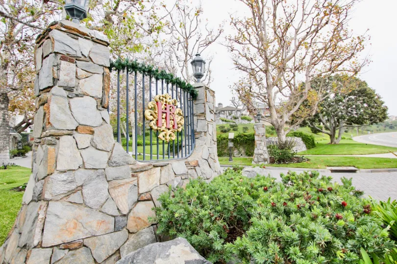 the Harbor Ridge Crest is a park of the newport beach city in CA