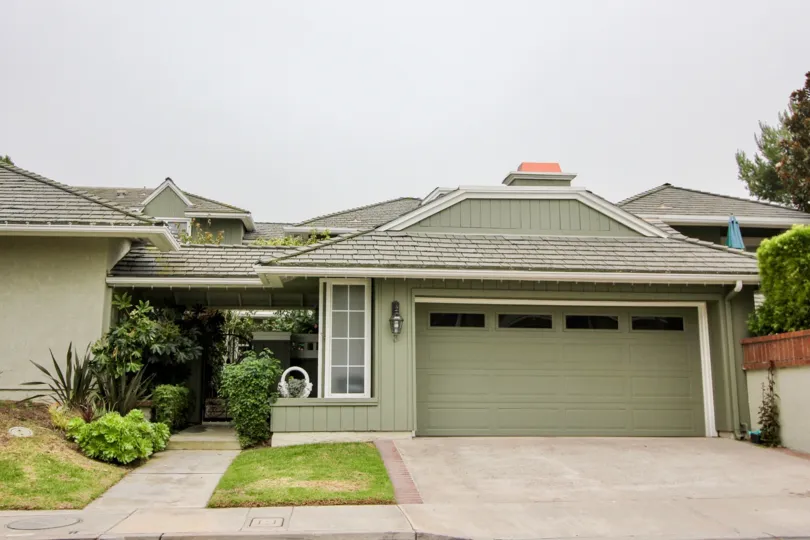 the harbor ridge crest is a palace of the newport beach city in ca