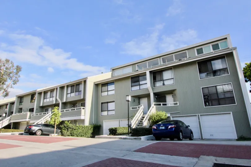 THE APARTMENT IN THE NEWPORT CREST WITH THE CAR PARKING, STEPS, BALCONIS