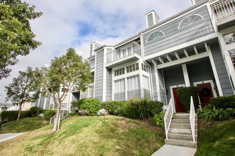 Beautiful Newport knolls In Newport Beach California Country