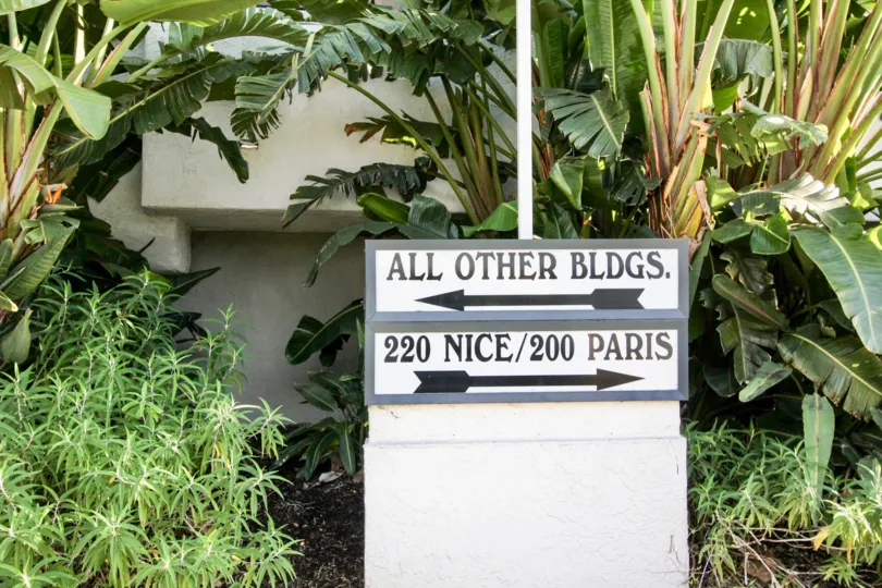 a warm day in the villa balboa with building that has named all other bldgs on numbered 220 nice/200 paris