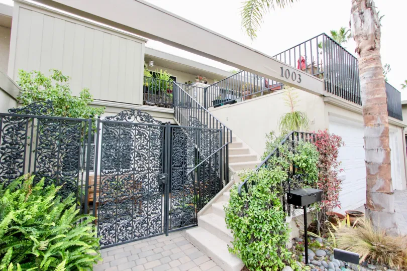 THE 1003 APARTMENT IN THE WESTCLIFF VILLAS WITH THE UPSTAIRS, PLANTS, TREES