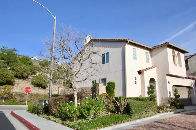Casita Building House with Attractive Location at orange city at Califorina