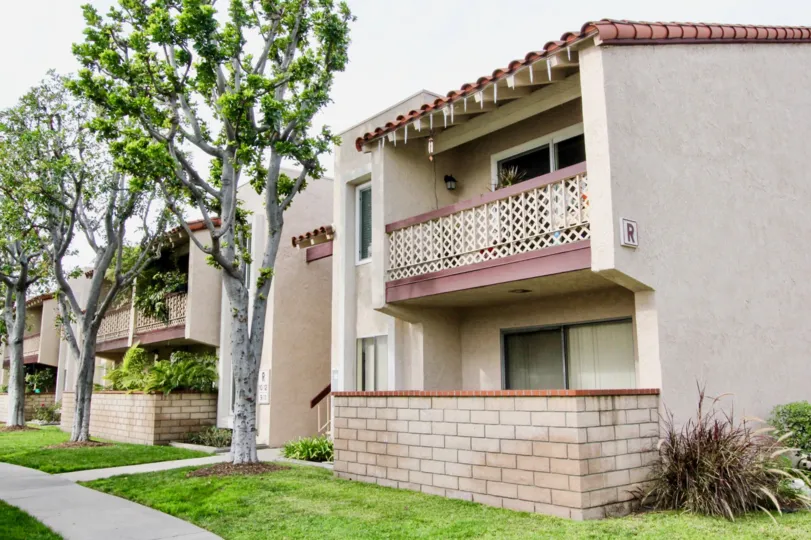 La Veta Monterey Building with Beautiful Tree Location at Orange City in Califorina