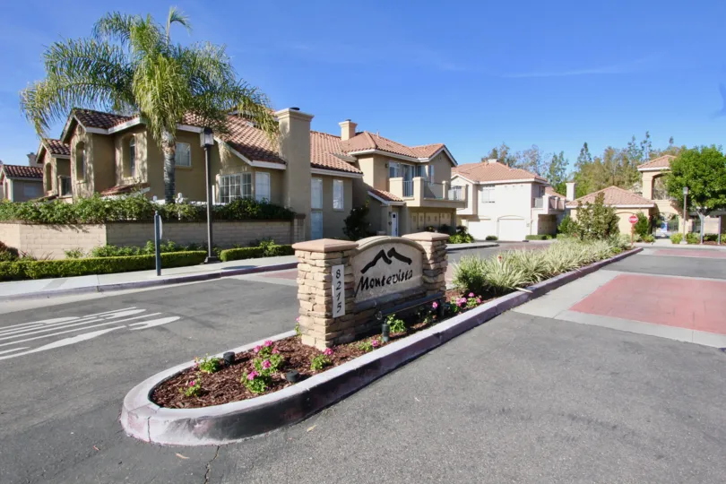 Montevista House have Attractive Beautiful Front View Location at Orange City in Califorina