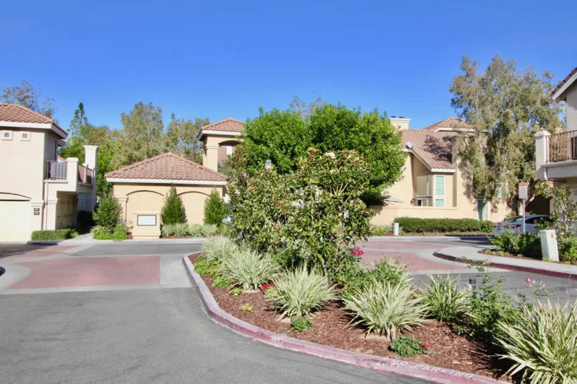 Lush, zero-lot premium home community in Orange County