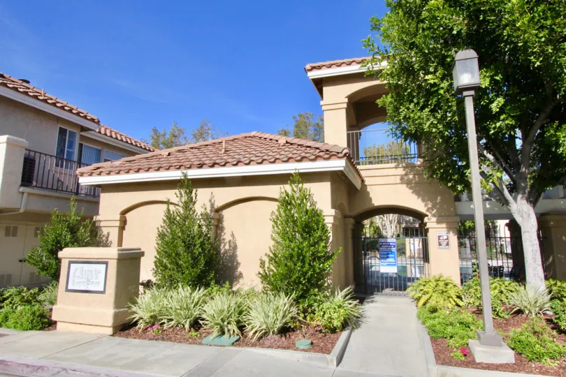 Montevista Elementary School is a Blue Ribbon school serving students K-6 in the Foothills of La CrescentaMontevista is a Elementary School ( Blue Ribbon school) serving students K-6 in the Foothills of La Crescenta