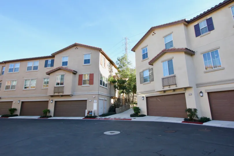 Tremont House Building with Amazing Location at Orange City in Califorina