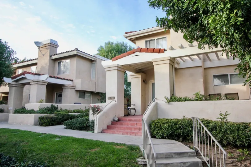 Villa Heights Building House with Park in Beautiful Location at Orange City in Califorina