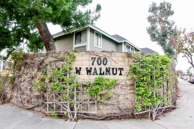 House number 700 with an oval compound in the Walnut village community