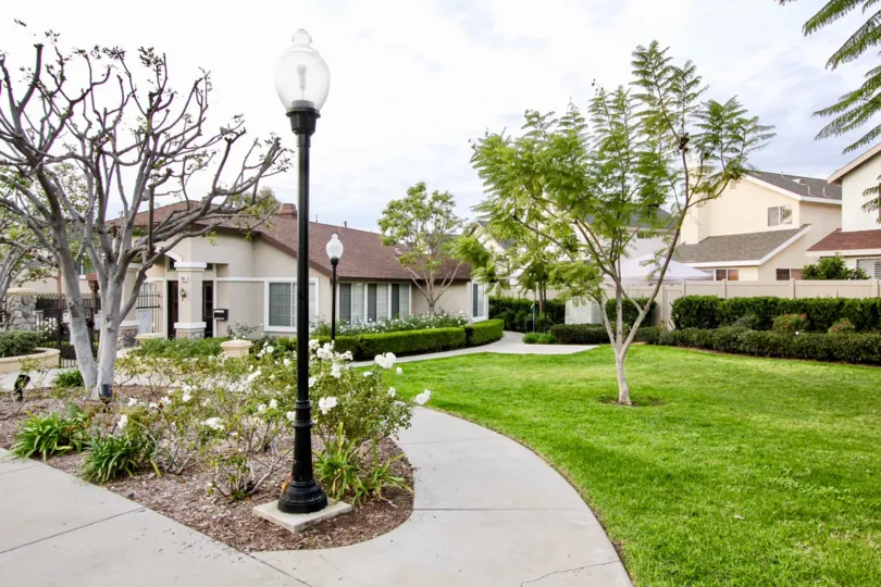 Westbury Building Attractive Beautiful Green Park Location at Orange City in Califorina