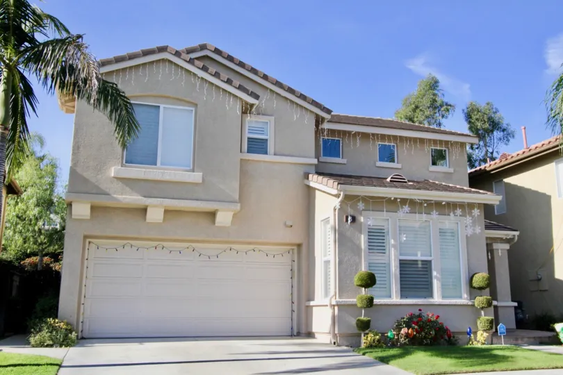 A home in the neighborhood of Ballantree is ready to celebrate all the festivities of Rancho Santa Margarita, CA