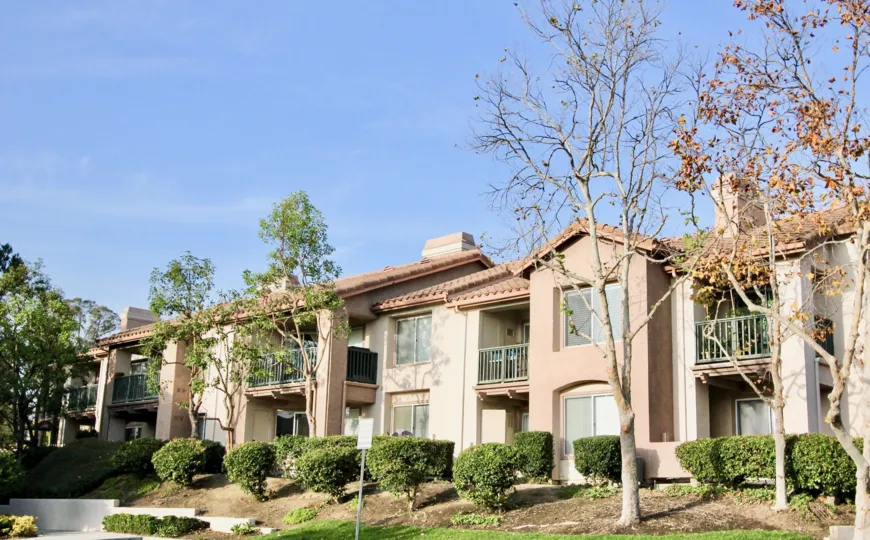 Rows of condos in Bella Ventana in Rancho Santa Margarita, CA
