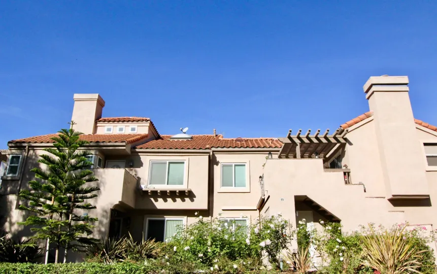 Flowers and blue sky at Brisa del Lago I in Rancho Santa Margarita, CA